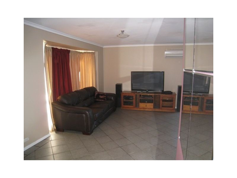 12 Whiteman Street, Crestmead QLD 4132