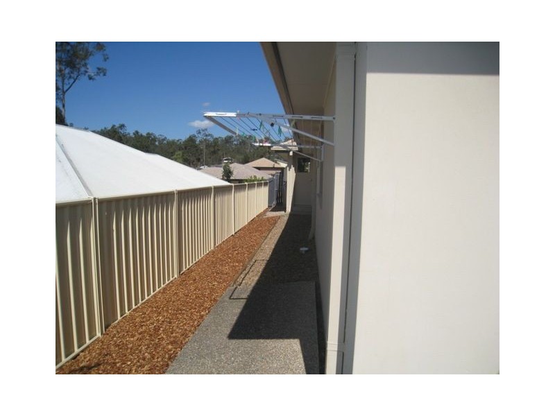 61 Woodlands Boulevard, Waterford QLD 4133