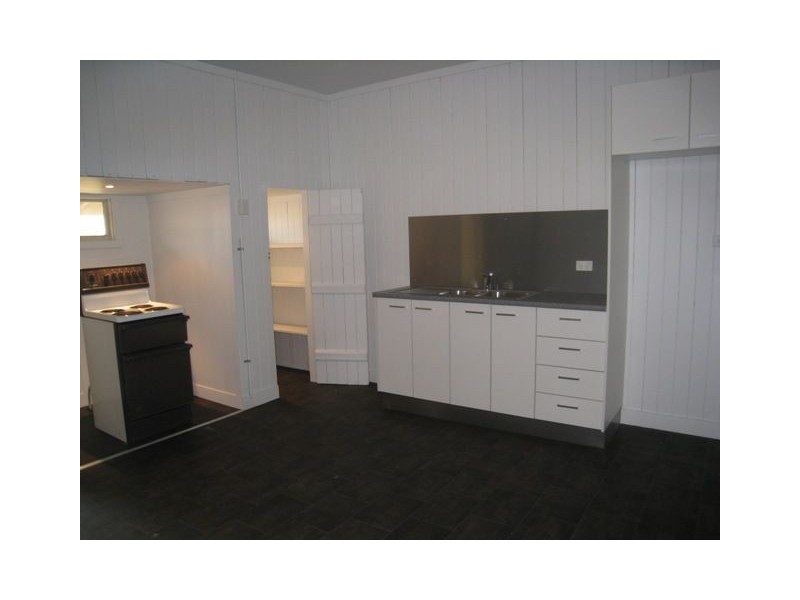 84 Kent Street, Beenleigh QLD 4207