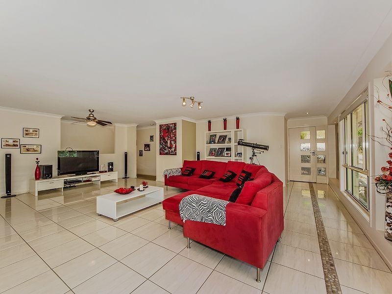 21 Valerie Cl, Edens Landing QLD 4207