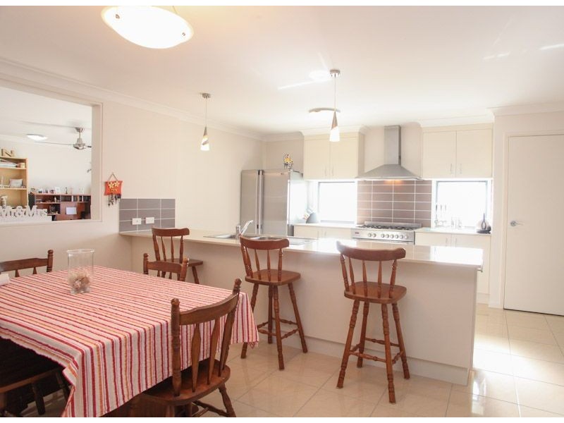 14 Coalstoun Crossing, Waterford QLD 4133
