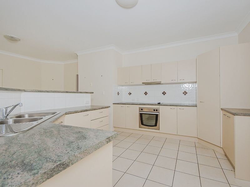13 Holliday Dr, Edens Landing QLD 4207