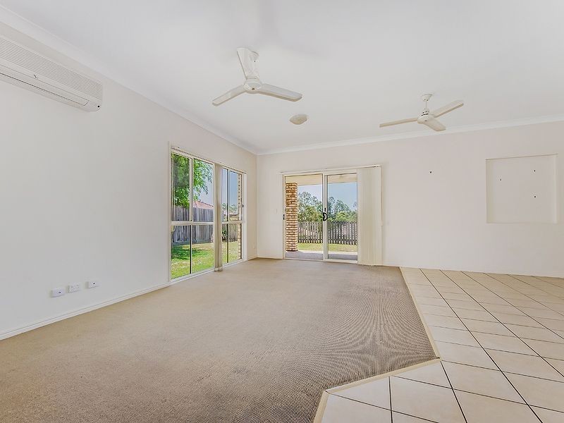 13 Holliday Dr, Edens Landing QLD 4207