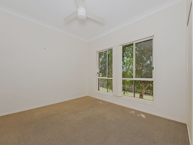 13 Holliday Dr, Edens Landing QLD 4207