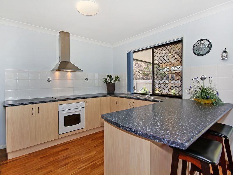 17 Chatfield St, Edens Landing QLD 4207