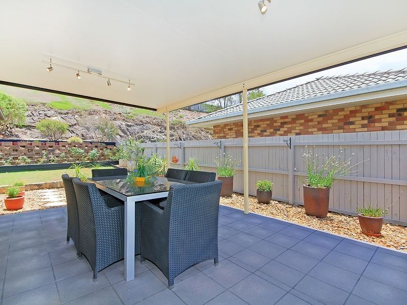 17 Chatfield St, Edens Landing QLD 4207