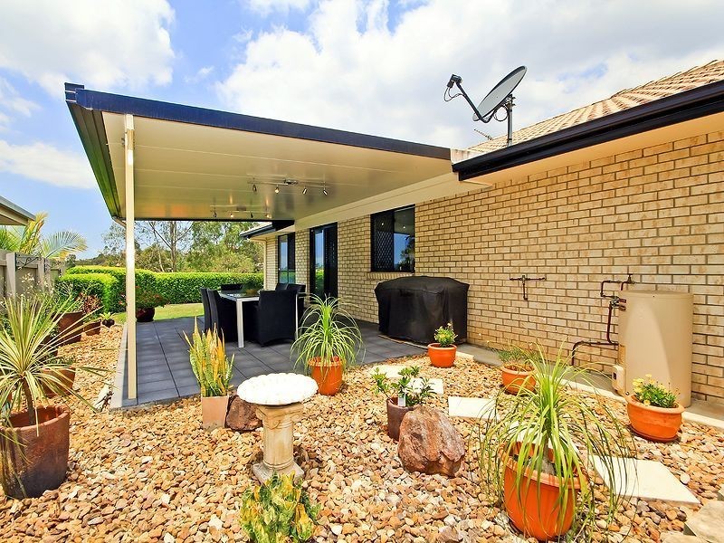 17 Chatfield St, Edens Landing QLD 4207