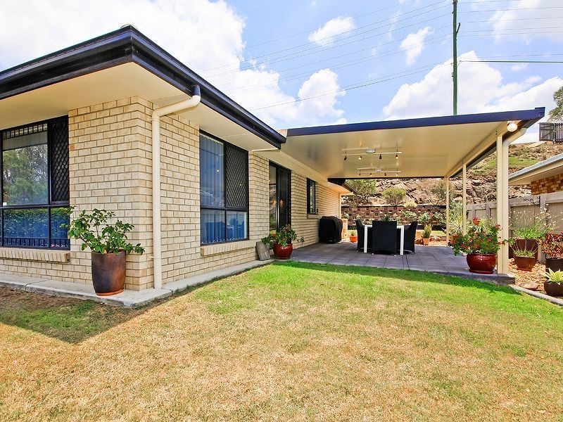 17 Chatfield St, Edens Landing QLD 4207