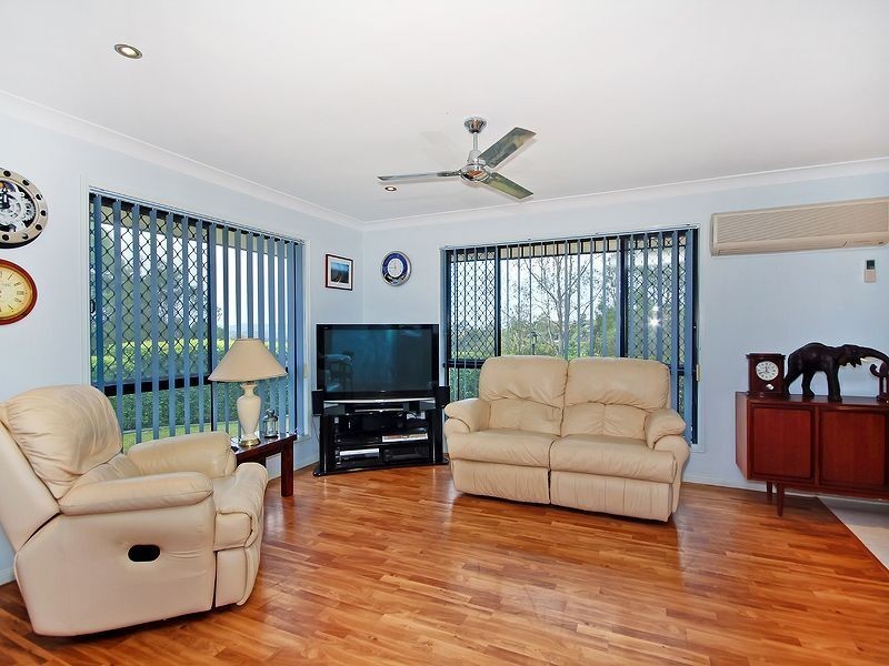 17 Chatfield St, Edens Landing QLD 4207