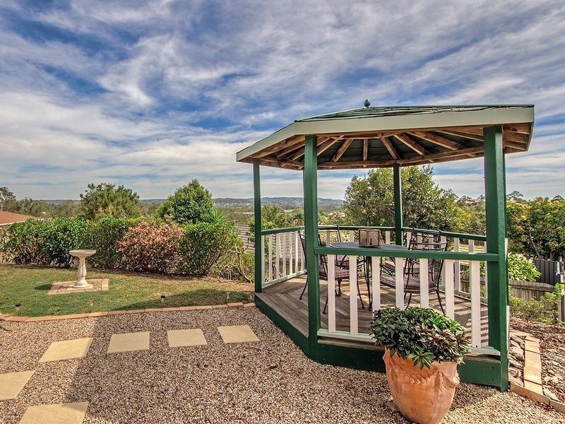 Edens Landing QLD 4207