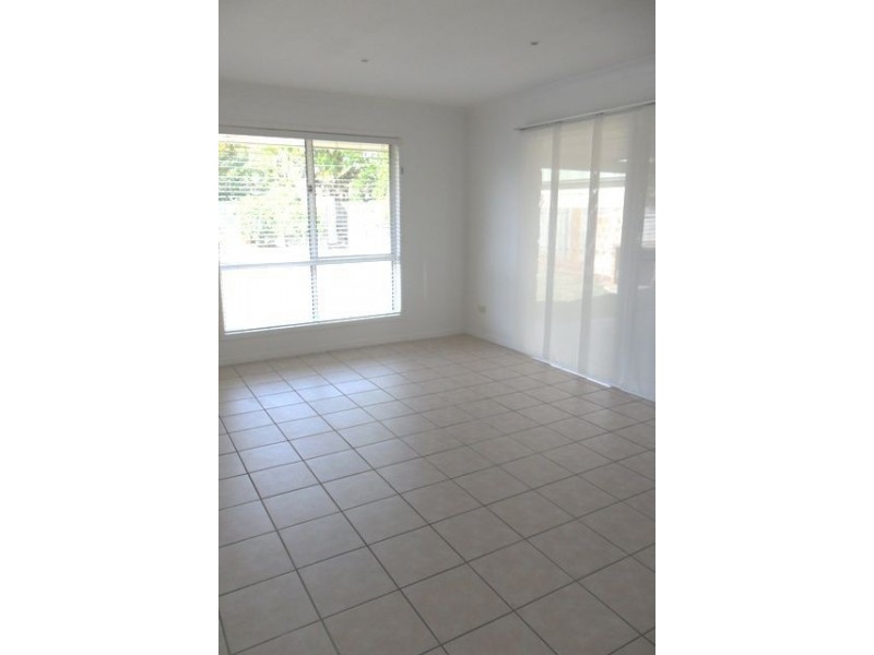 4 Meiland Place, Meadowbrook QLD 4131