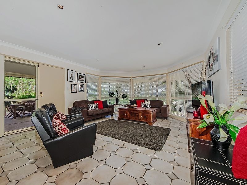9 Jager Place, Edens Landing QLD 4207