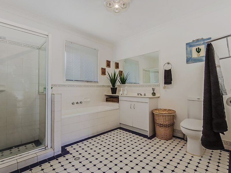 9 Jager Place, Edens Landing QLD 4207
