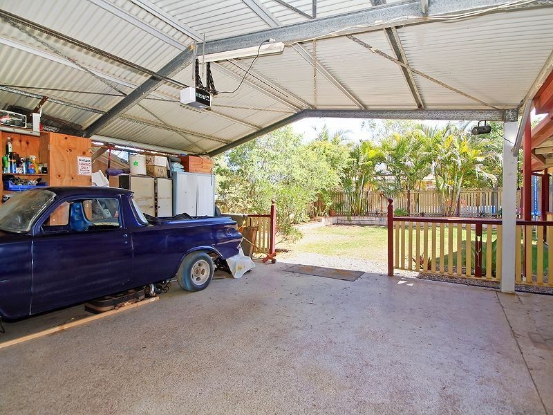 4 Holliday Drive, Edens Landing QLD 4207