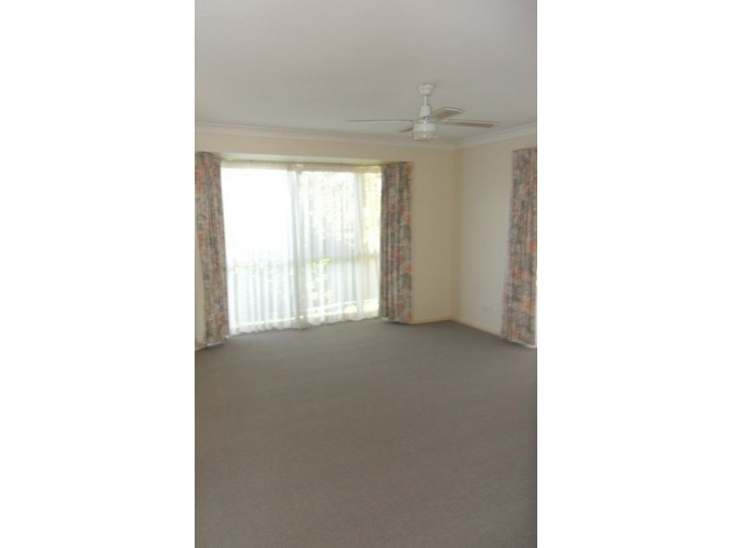 12 Eden Close, Edens Landing QLD 4207
