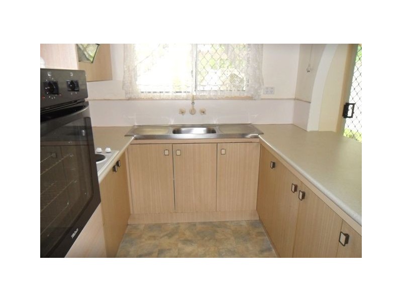 53 Harburg Dr, Beenleigh QLD 4207