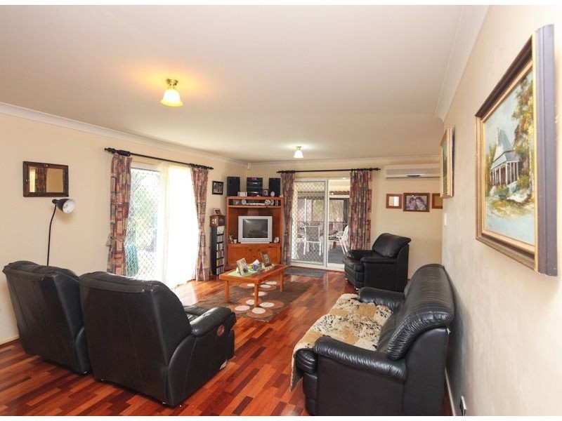 31 Avonmore Street, Edens Landing QLD 4207