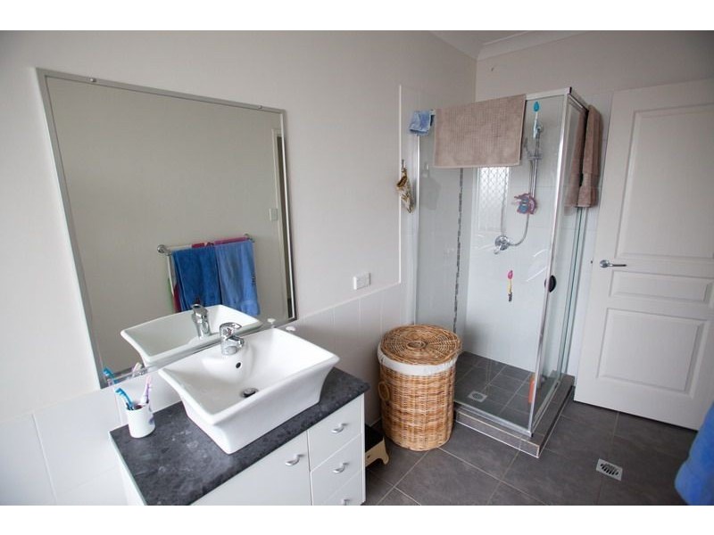 12 Benarkin Close, Waterford QLD 4133