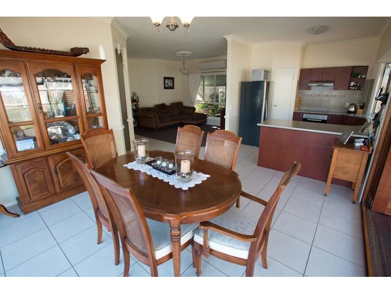 7 Benarkin Close, Waterford QLD 4133
