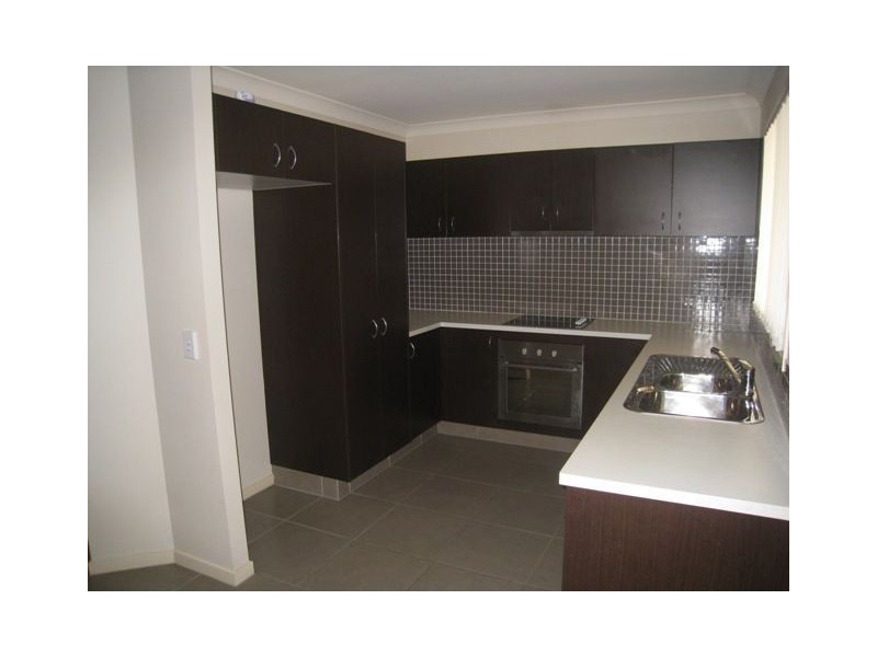 61 Woodlands Boulevard, Waterford QLD 4133