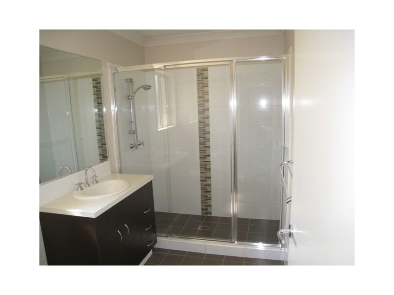 61 Woodlands Boulevard, Waterford QLD 4133