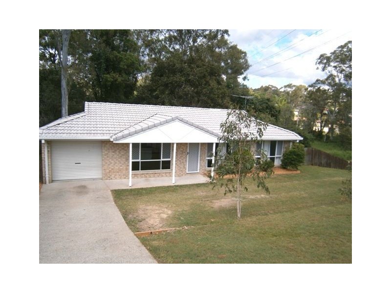 15 Eira Cres, Edens Landing QLD 4207