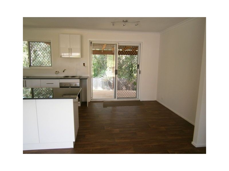 15 Eira Cres, Edens Landing QLD 4207