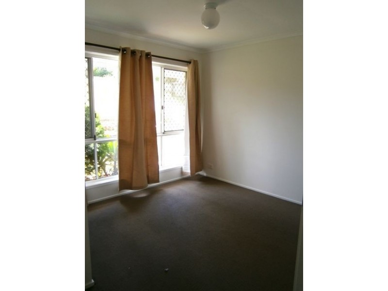 15 Eira Cres, Edens Landing QLD 4207