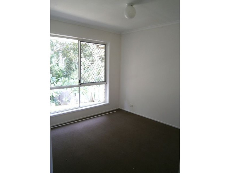 15 Eira Cres, Edens Landing QLD 4207