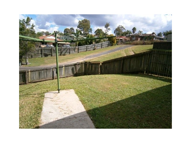 15 Eira Cres, Edens Landing QLD 4207