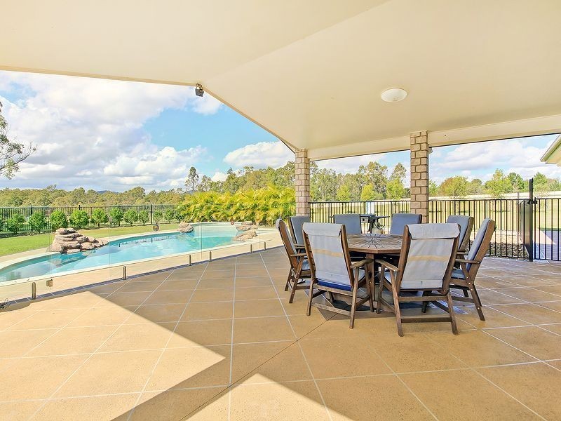 108 Sunbury Rd, Buccan QLD 4207