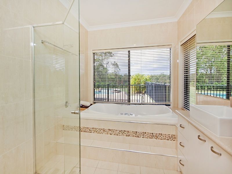 108 Sunbury Rd, Buccan QLD 4207