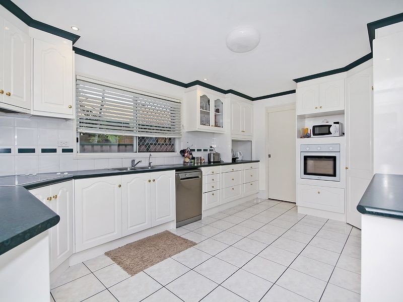 4 Old Trafford Rd, Bethania QLD 4205