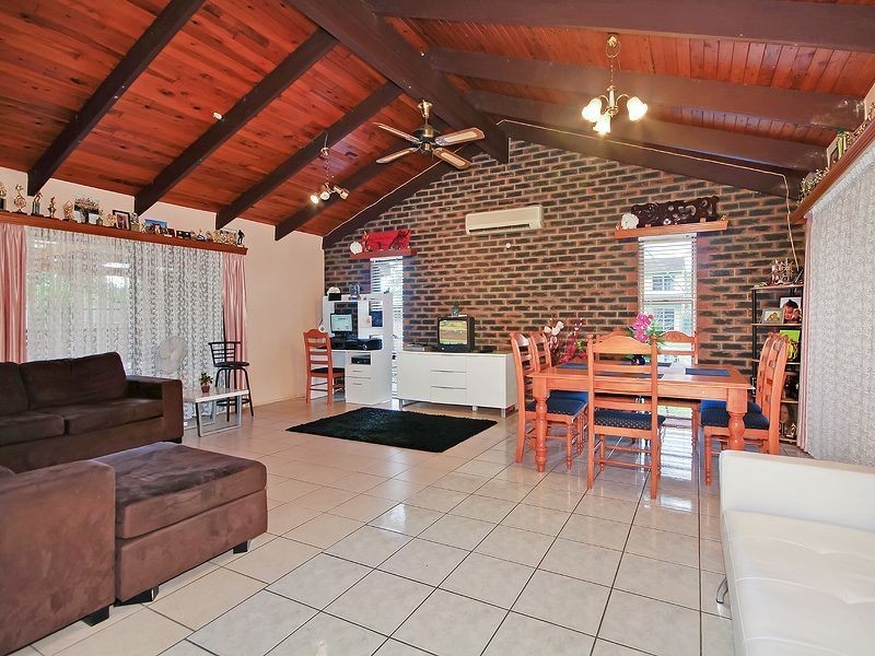 4 Old Trafford Rd, Bethania QLD 4205