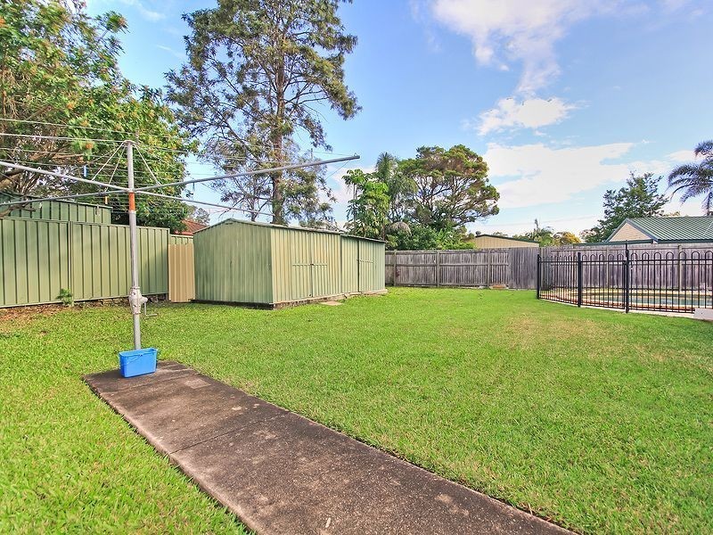 4 Old Trafford Rd, Bethania QLD 4205