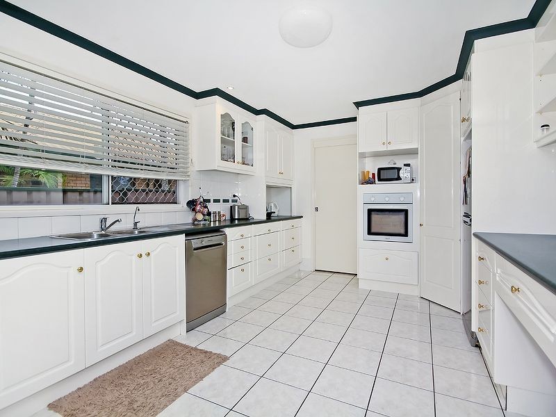 4 Old Trafford Rd, Bethania QLD 4205