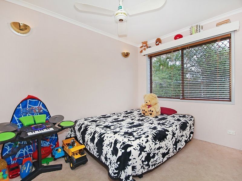 4 Old Trafford Rd, Bethania QLD 4205