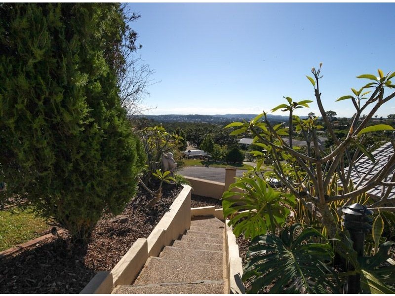 6 Lotz Place, Edens Landing QLD 4207