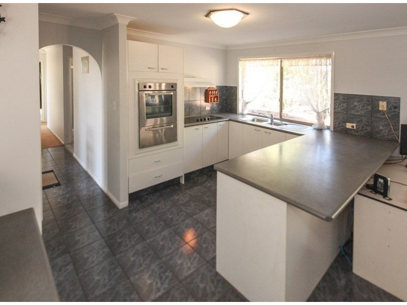 6 Lotz Place, Edens Landing QLD 4207