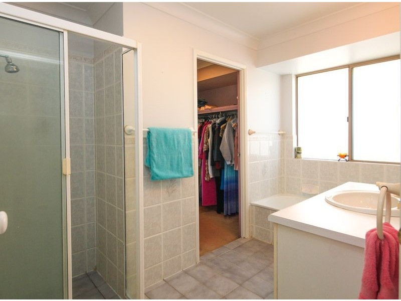 6 Lotz Place, Edens Landing QLD 4207