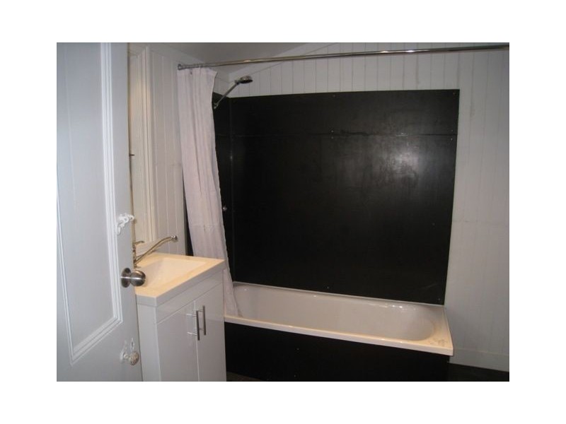 84 Kent St, Beenleigh QLD 4207