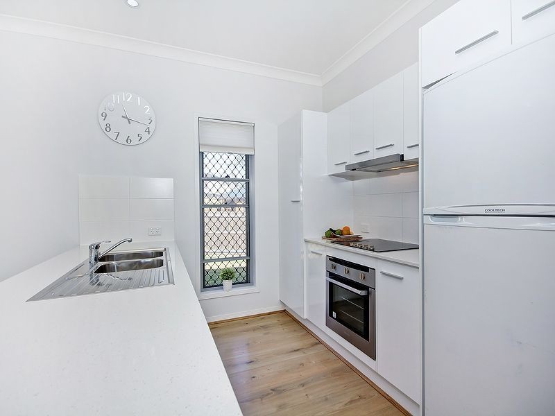 28 Grand Tce, Waterford QLD 4133