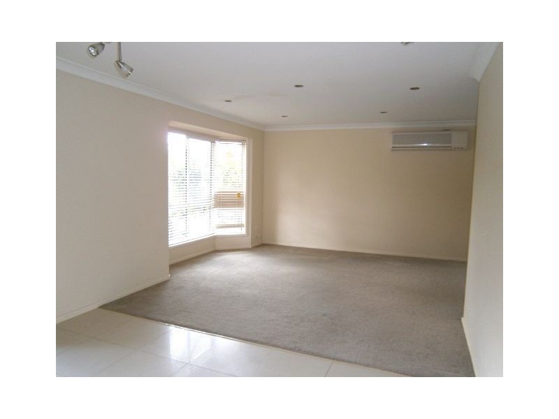 77 Overland Dr, Edens Landing QLD 4207