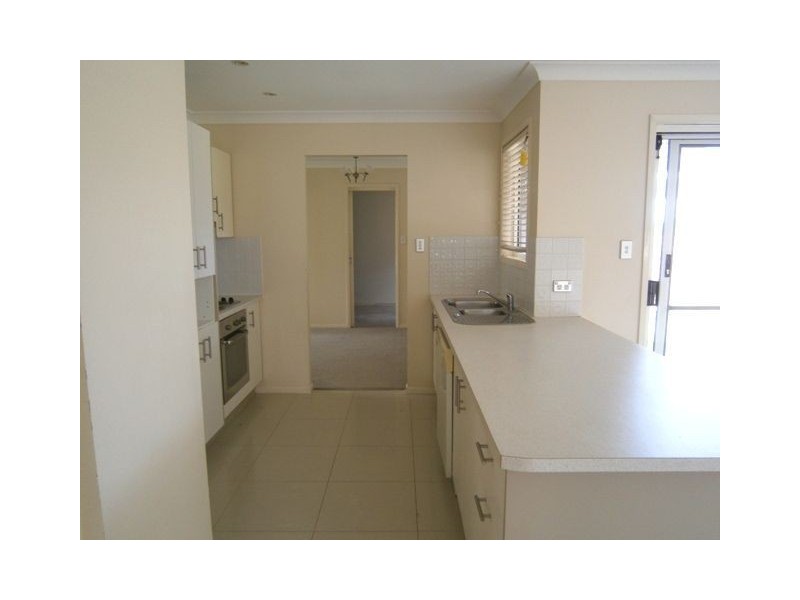 77 Overland Dr, Edens Landing QLD 4207