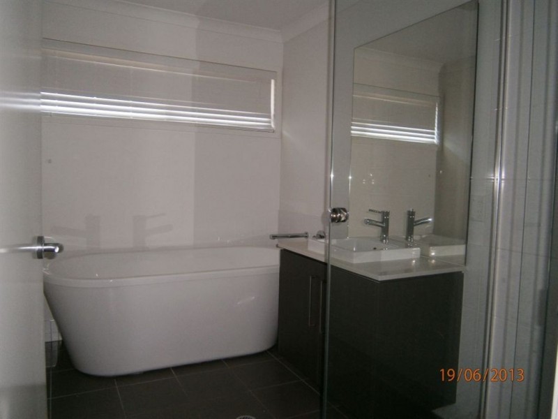 15 Buchanan street, Oxenford QLD 4210