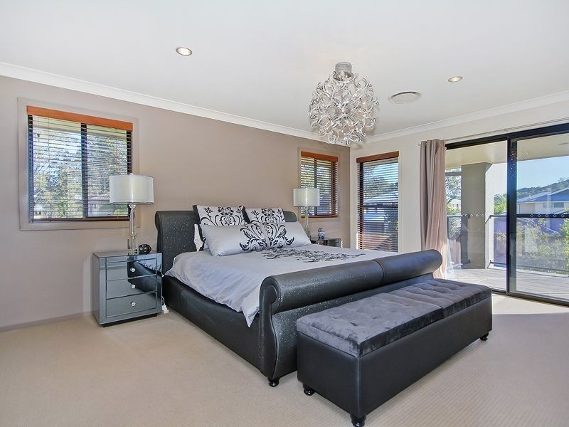 30 Lake Breeze Drive, Windaroo QLD 4207