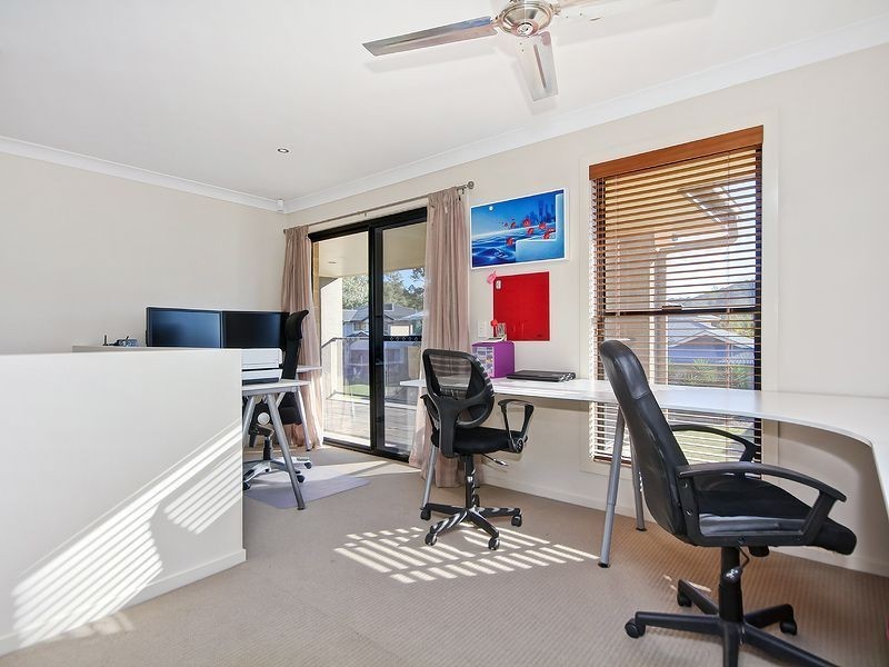 30 Lake Breeze Drive, Windaroo QLD 4207