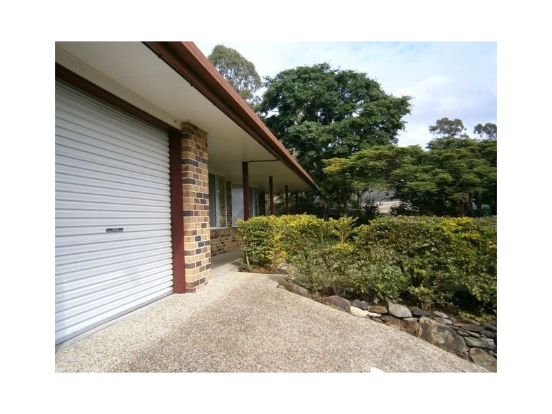 27 Leighton Dr, Edens Landing QLD 4207