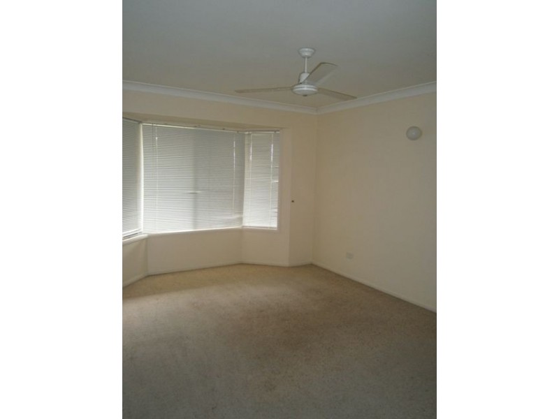 27 Leighton Dr, Edens Landing QLD 4207