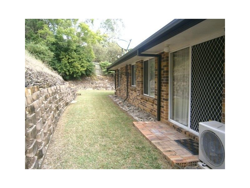 27 Leighton Dr, Edens Landing QLD 4207